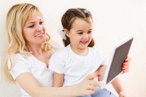 Digitale Balance in der Familie: Wie Eltern die Bildschirmzeit ihrer Kinder sinnvoll verwalten